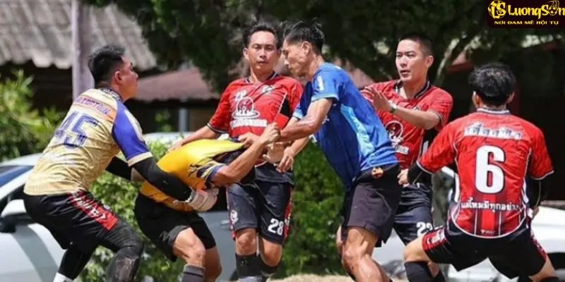 Đội Ueang Fah A đã có hành vi bạo lực nghiêm trọng tại giải đấu Pang Aai Open Cup