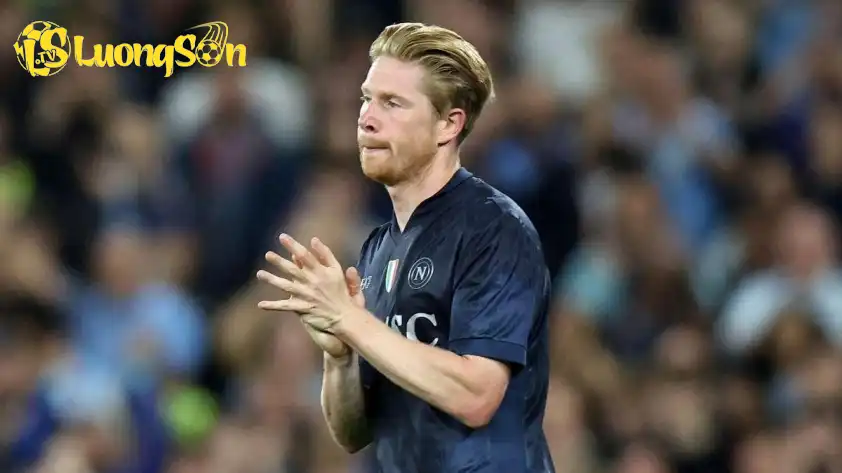 Sam Beukema bất ngờ với tính cách khiêm tốn của De Bruyne