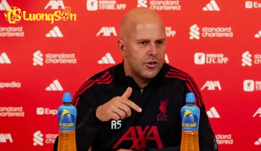 HLV người Hà Lan nói các hậu vệ Liverpool đã kiệt sức và mắc nhiều lỗi cá nhân