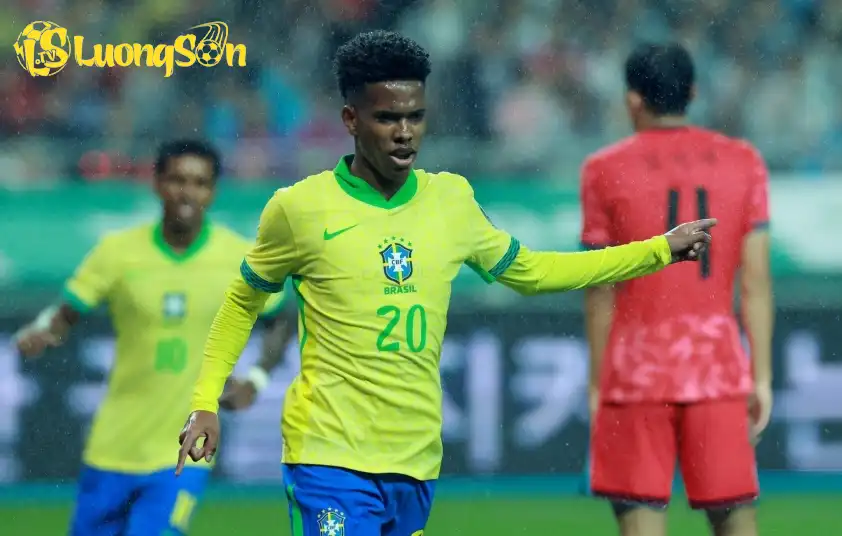 Estevao để lại điểm nhấn với cú đúp vào lưới ĐT Hàn Quốc