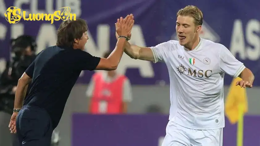 Antonio Conte cũng dành những lời khen lớn dành cho Hojlund (Ảnh: Mirror) Antonio Conte cũng dành những lời khen lớn dành cho Hojlund